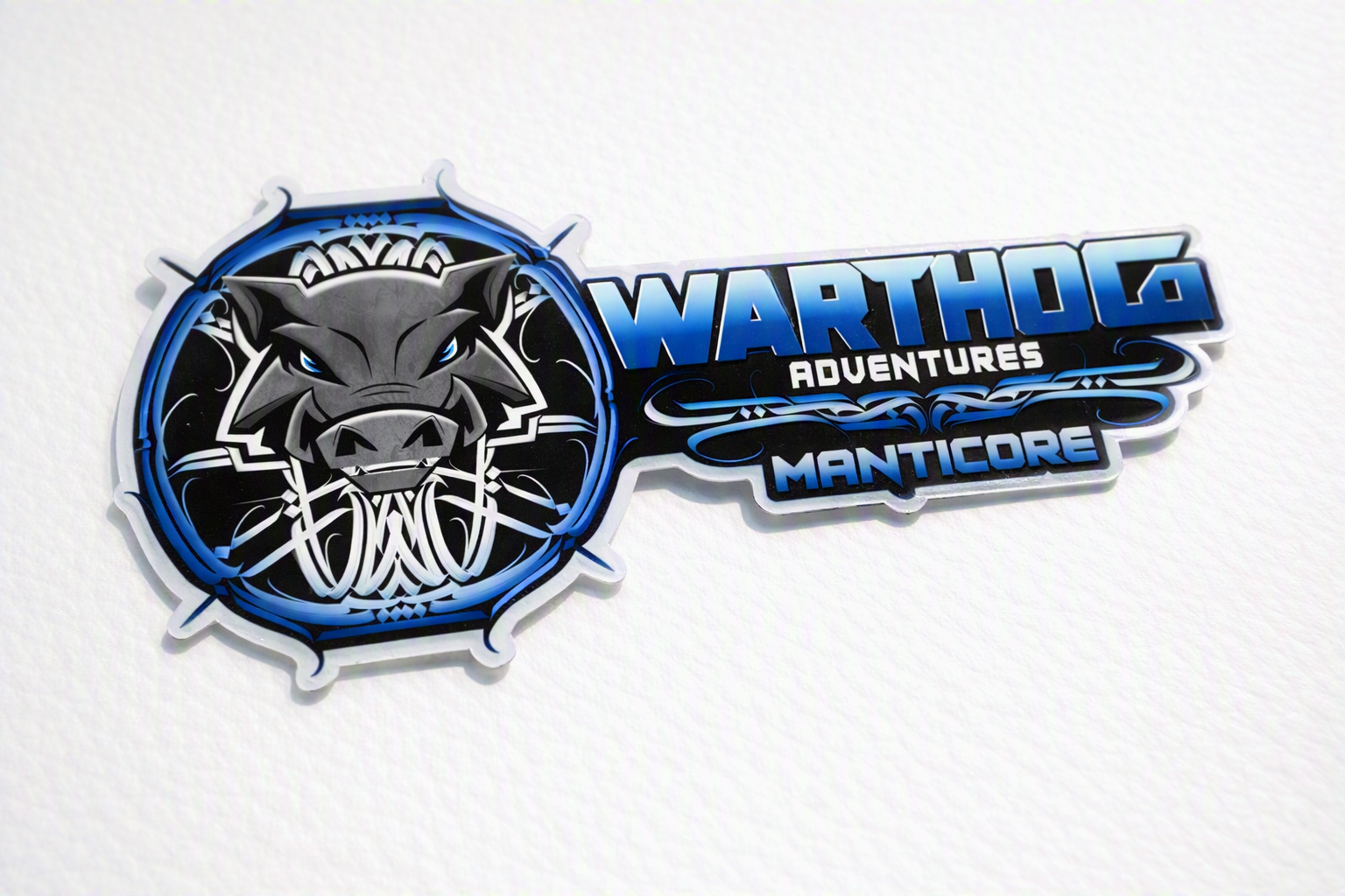 Pack Warthog Adventures – Casquette + T‑shirt + Porte‑clé + Stickers
